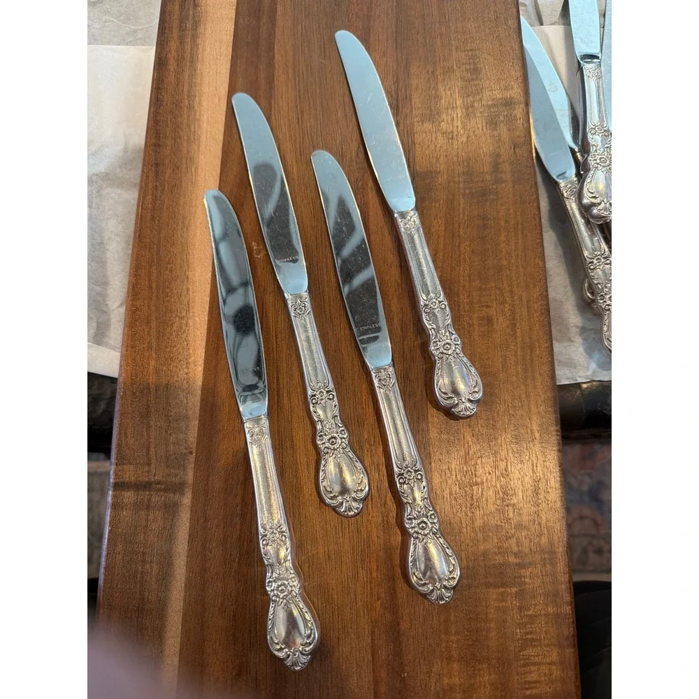Vintage 1847 Rogers Bros HERITAGE Dinner Knives 9-3/8